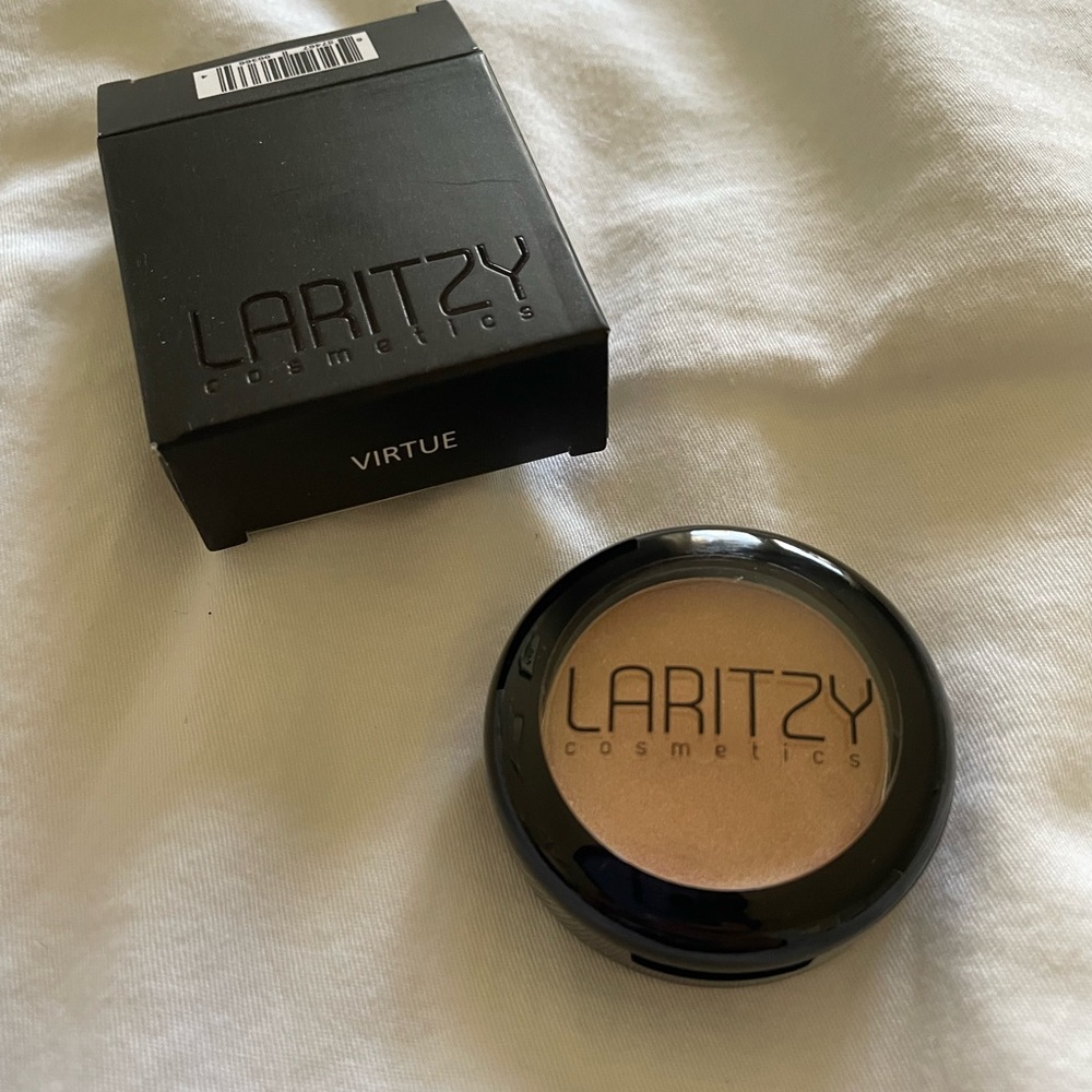 Laritzy Cream Highlighter in Virtue Full Size